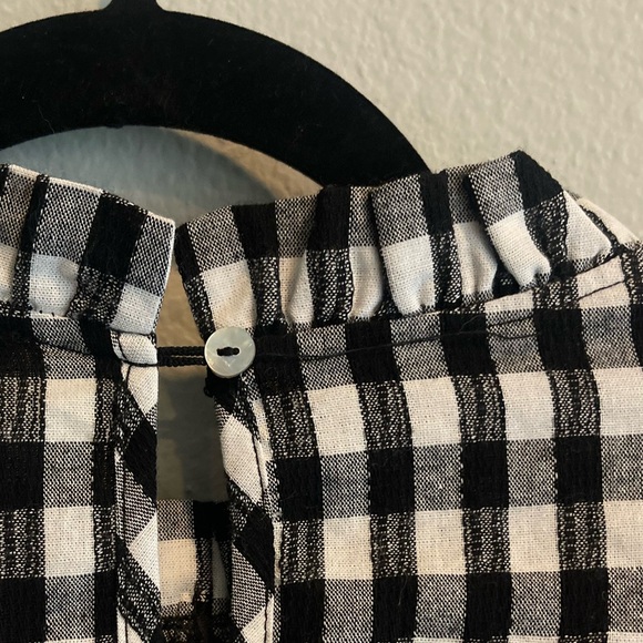 Flutter Sleeve Gingham Blouse - Picture 3 of 5